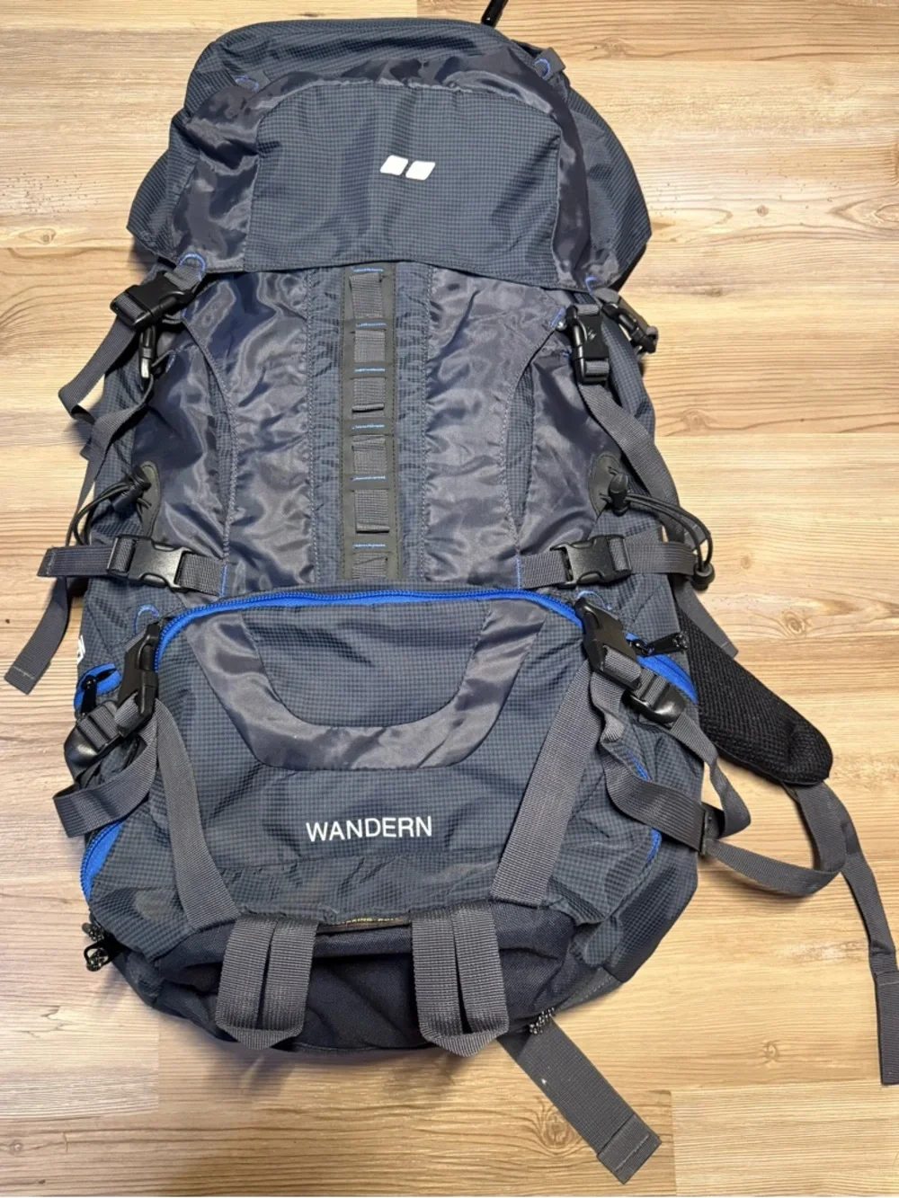 Koppen Wandern 45L internal frame hiking backpack.